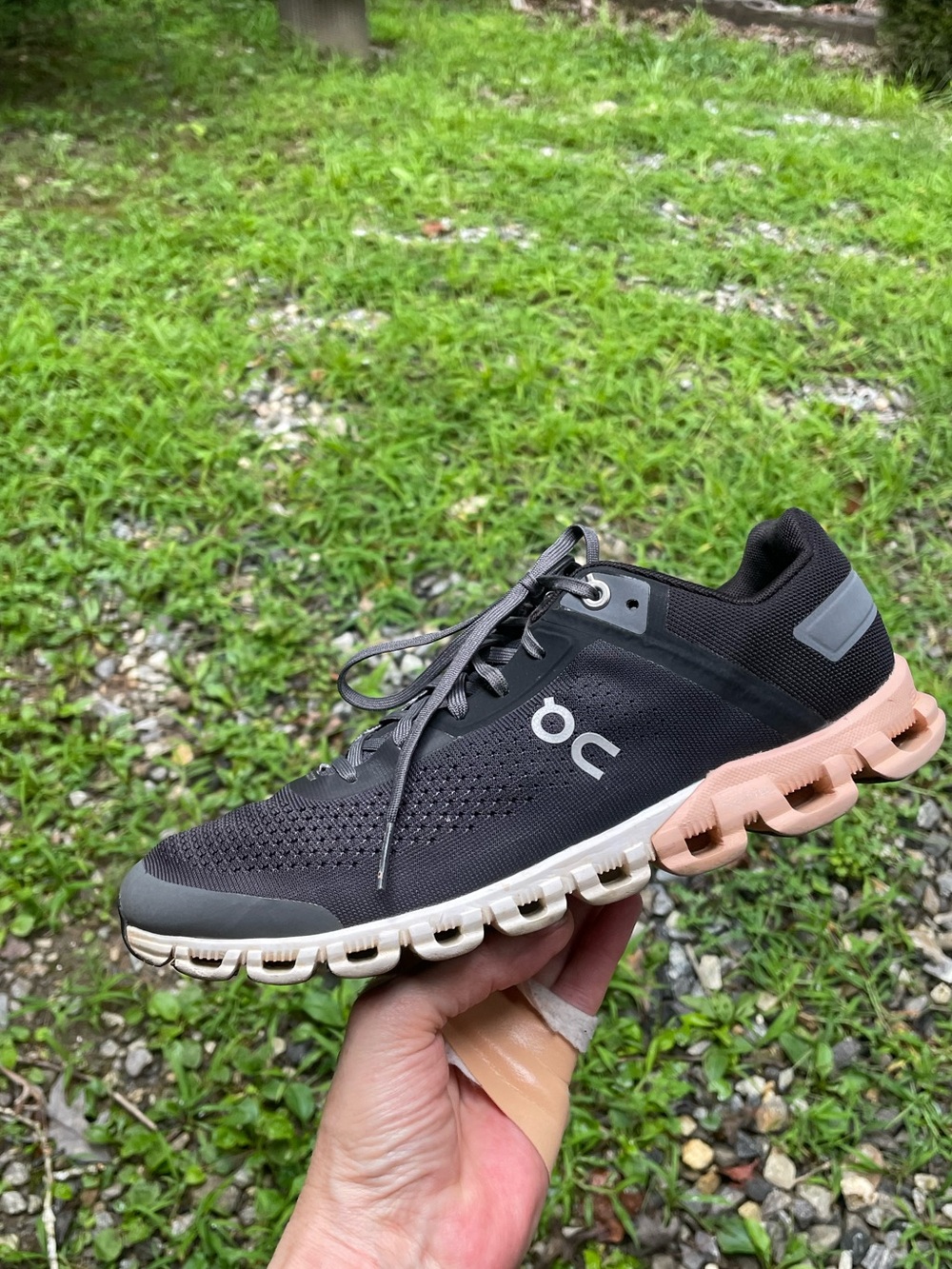 On CloudFlow Running Shoes Size 8.5